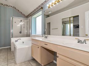 5621  Creekhollow Drive , Arlington Texas 76018