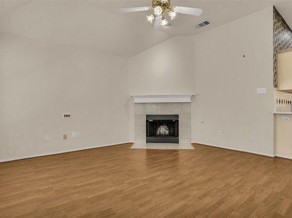 5621  Creekhollow Drive , Arlington Texas 76018