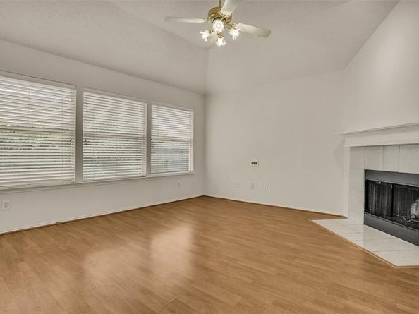 5621  Creekhollow Drive , Arlington Texas 76018