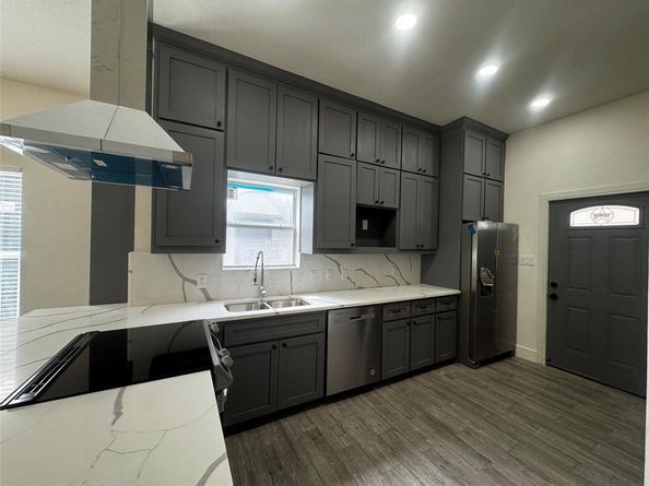 915 E Humbolt Street , Fort Worth Texas 76104
