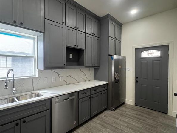 915 E Humbolt Street , Fort Worth Texas 76104