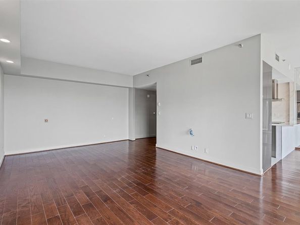 3030  Mckinney Avenue  1705, Dallas Texas 75204
