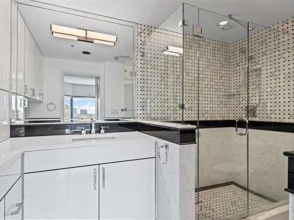 3030  Mckinney Avenue  1705, Dallas Texas 75204