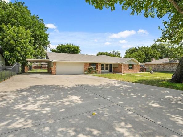 801  Donlee Road , Lancaster Texas 75134