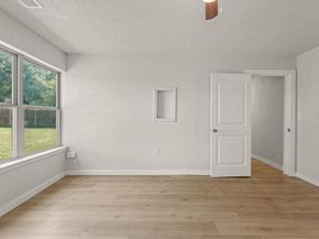 801  Donlee Road , Lancaster Texas 75134