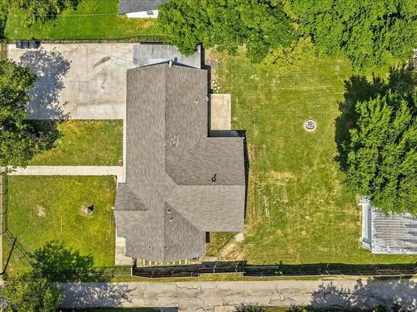 801  Donlee Road , Lancaster Texas 75134