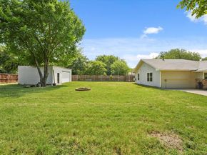 801  Donlee Road , Lancaster Texas 75134