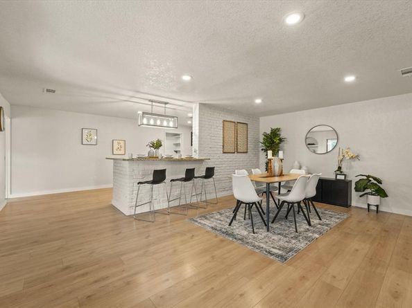 801  Donlee Road , Lancaster Texas 75134