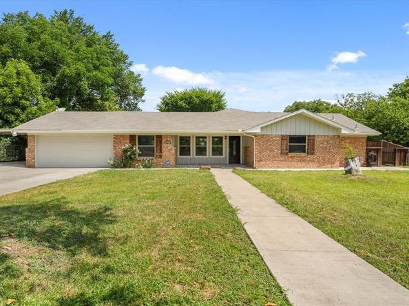 801  Donlee Road , Lancaster Texas 75134