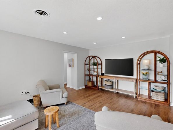 1519  Sunnybrook Drive , Irving Texas 75061
