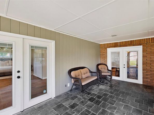 1519  Sunnybrook Drive , Irving Texas 75061