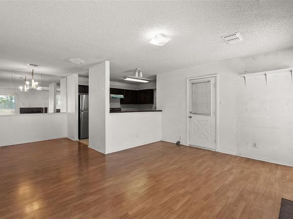 708  Victoria Drive , Grand Prairie Texas 75052