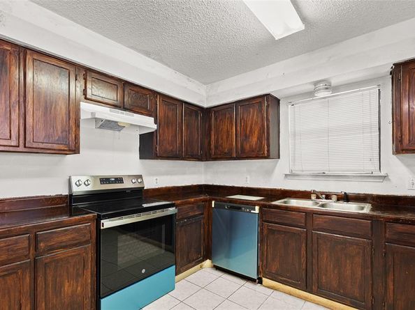 708  Victoria Drive , Grand Prairie Texas 75052