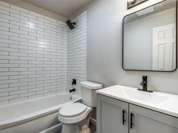 451  Southport Drive , Dallas Texas 75232