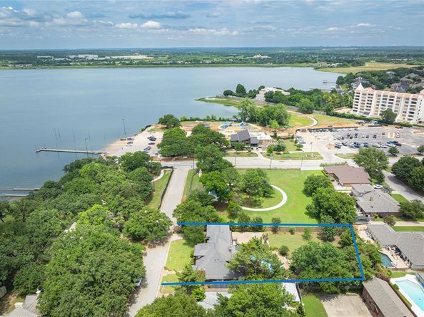 6004  Royaloak Drive , Arlington Texas 76016