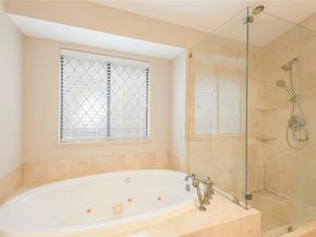 6004  Royaloak Drive , Arlington Texas 76016