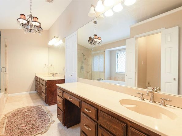 6004  Royaloak Drive , Arlington Texas 76016