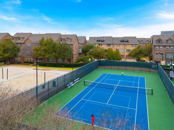 3931  Asbury Lane , Addison Texas 75001