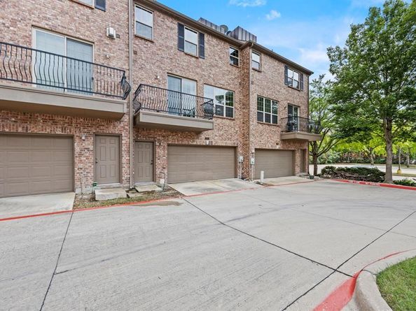 3931  Asbury Lane , Addison Texas 75001