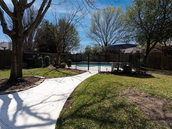1808  Paddington Court , Arlington Texas 76017