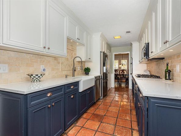 15105  Meandering Place , Dallas Texas 75248