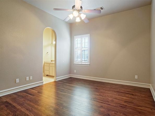 1304  Rollie Michael Lane , Fort Worth Texas 76179