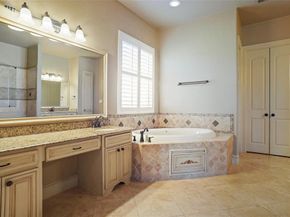 1304  Rollie Michael Lane , Fort Worth Texas 76179