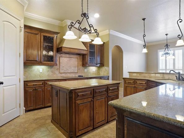 1304  Rollie Michael Lane , Fort Worth Texas 76179