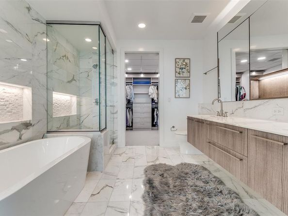 3130 N Harwood Street  902, Dallas Texas 75201