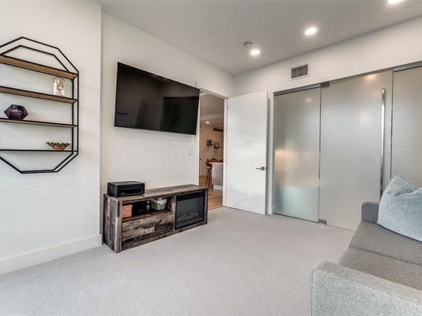 3130 N Harwood Street  902, Dallas Texas 75201