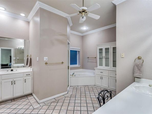 7021  Castle Creek Court , Fort Worth Texas 76132