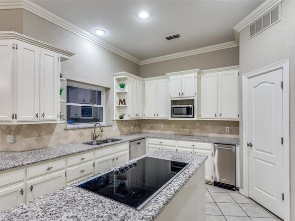 7021  Castle Creek Court , Fort Worth Texas 76132