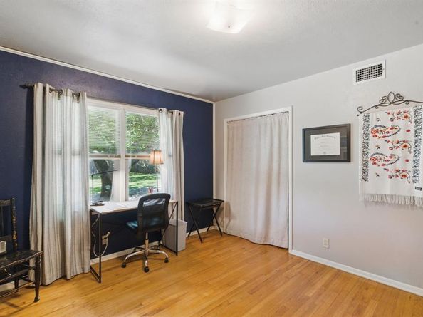 6050  Douglas Street , Fort Worth Texas 76114
