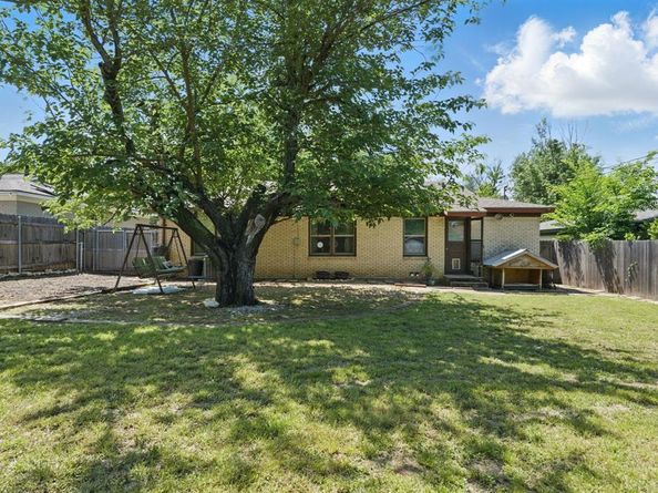 6050  Douglas Street , Fort Worth Texas 76114