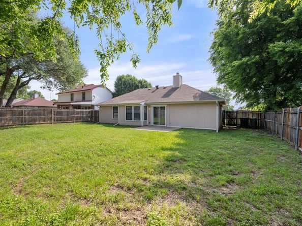 4756  Hollow Tree Drive , Arlington Texas 76018