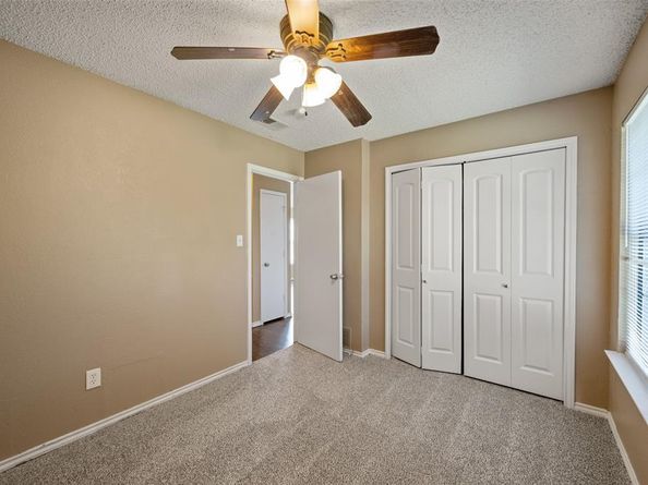4756  Hollow Tree Drive , Arlington Texas 76018