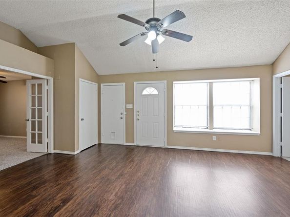 4756  Hollow Tree Drive , Arlington Texas 76018