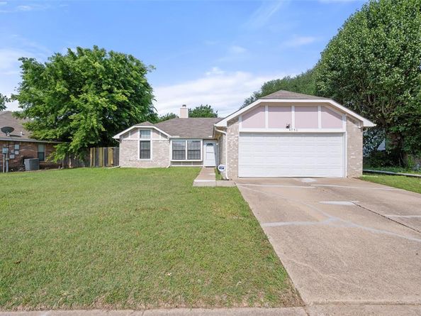 4756  Hollow Tree Drive , Arlington Texas 76018