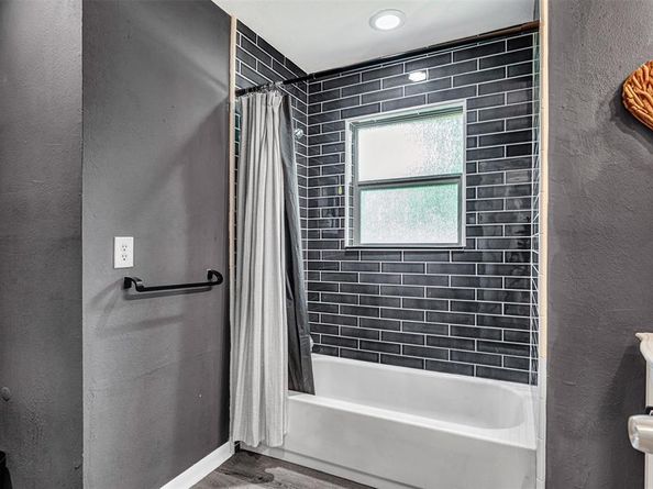 1201 W Avenue F  , Garland Texas 75040