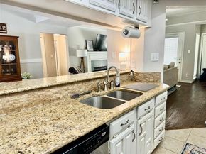 3105  San Jacinto   106, Dallas Texas 75204