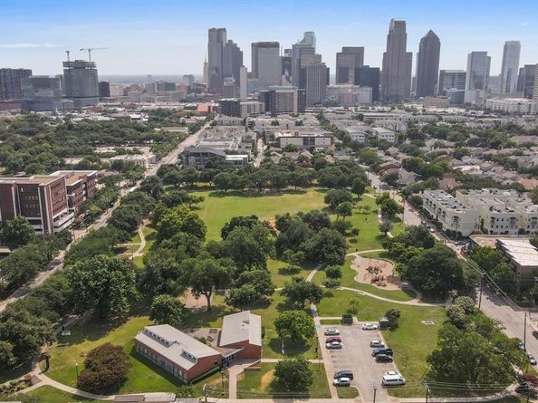 3105  San Jacinto   106, Dallas Texas 75204