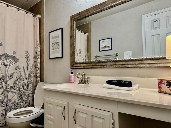 3105  San Jacinto   106, Dallas Texas 75204