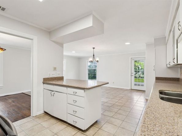 4908  Calmont Avenue , Fort Worth Texas 76107