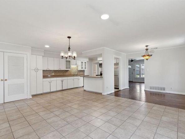 4908  Calmont Avenue , Fort Worth Texas 76107