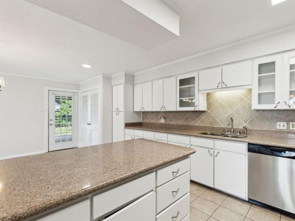 4908  Calmont Avenue , Fort Worth Texas 76107