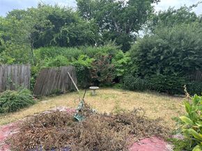 1713  Hemphill Drive , Dallas Texas 75216
