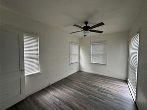 1713  Hemphill Drive , Dallas Texas 75216