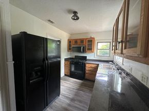 1713  Hemphill Drive , Dallas Texas 75216