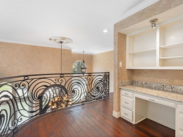 2709  Oak Point Drive , Garland Texas 75044