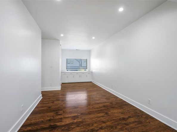 5105  Vandelia Street , Dallas Texas 75235